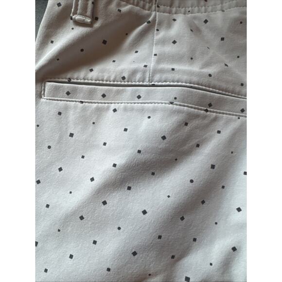 Under Armour Tech Golf Shorts Men’s Size 32 Gray 9” Inseam Stretch Polyester - Picture 8 of 9